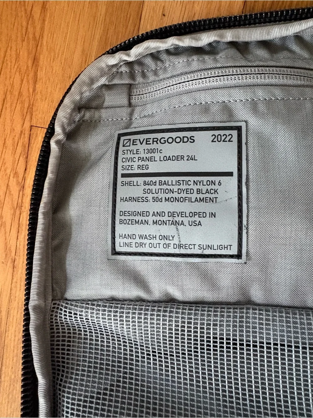 Evergoods CPL24 with glow in the dark zipper pull